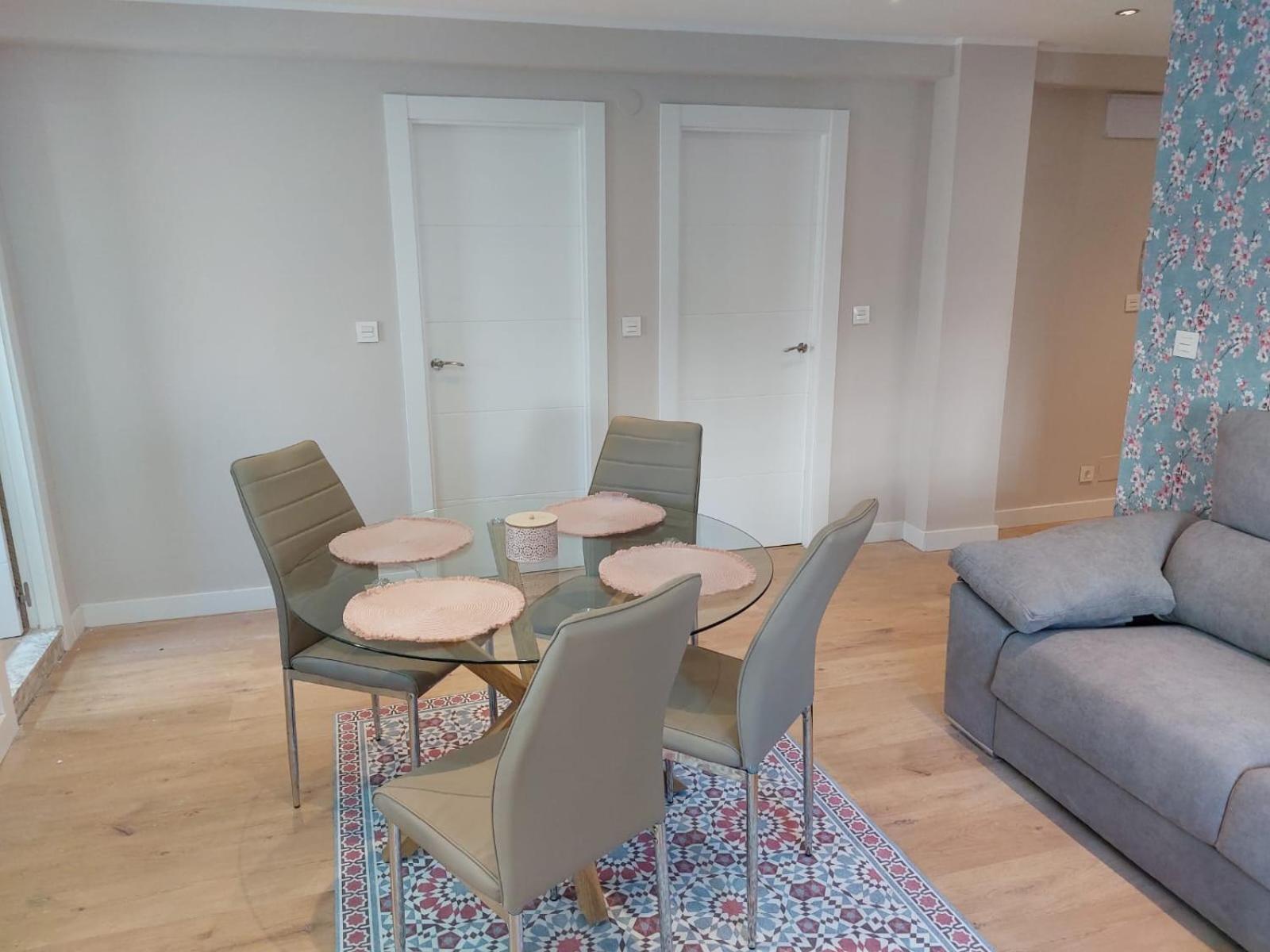 Piso En El Centro Apto 5 Personas Con Garaje Privado Avilés Esterno foto
